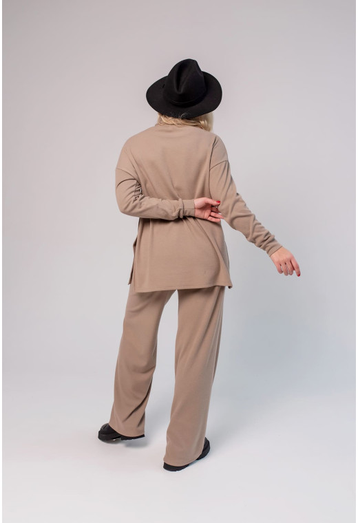 Бежевый костюм комфорт — 793025. Maritel. Изображенние 2 Бежевый костюм комфорт — 793025. Maritel. Изображенние 2