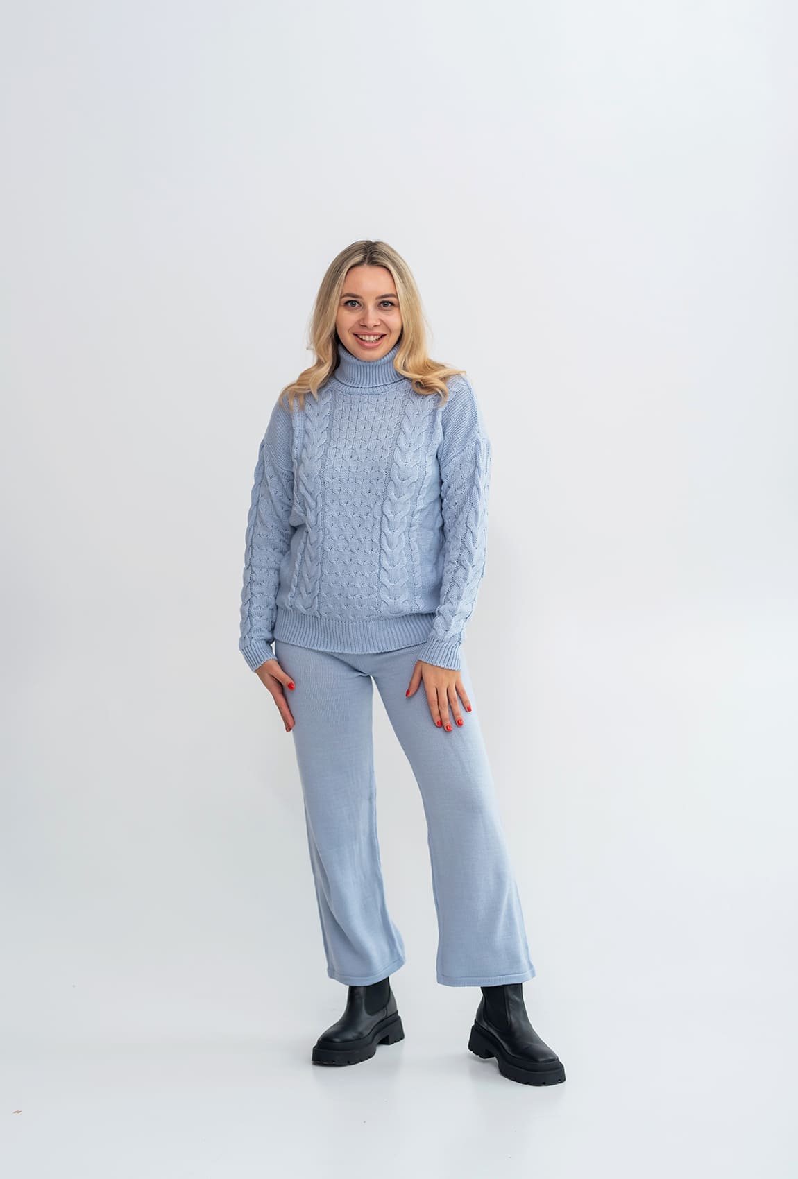 Голубой вязаный костюм коса — 152608. Maritel Голубой вязаный костюм коса — 152608. Maritel
