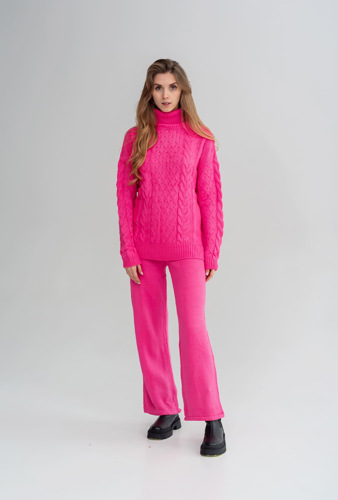 Малиновый вязаный костюм коса — 345029. Maritel Малиновый вязаный костюм коса — 345029. Maritel