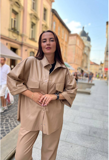 Бежевий костюм екошкіра . Maritel. Зображення 3