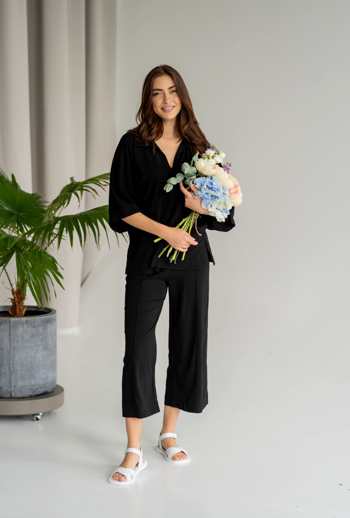 Черный льняной костюм с кюлотами —  648035. Maritel