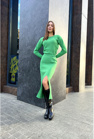 Зелений в'язаний костюм зі спідницею міді. Maritel. Зображення 2