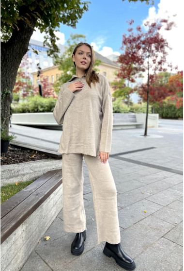 Бежевий в'язаний костюм з блискавкою. Maritel. Зображення 1