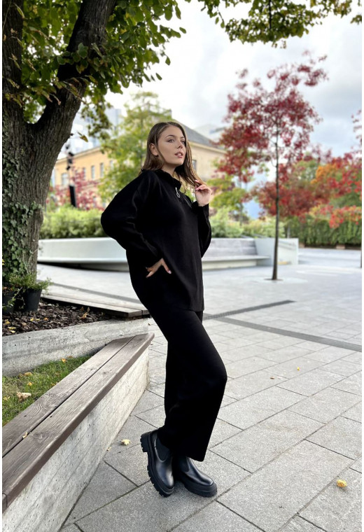 Черный вязаный костюм с молнией кольцо — 185342. Maritel. Изображенние 1 Черный вязаный костюм с молнией кольцо — 185342. Maritel. Изображенние 1