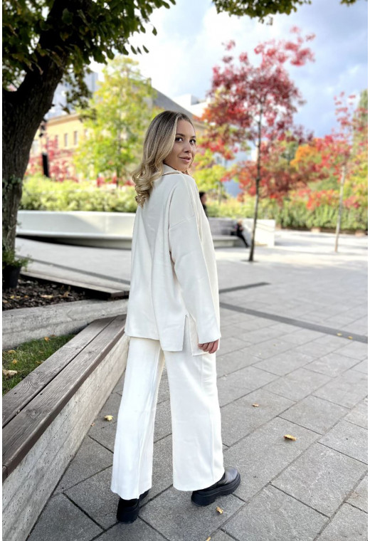 Молочный костюм вязаный с молнией кольцо — 596293. Maritel. Изображенние 1 Молочный костюм вязаный с молнией кольцо — 596293. Maritel. Изображенние 1