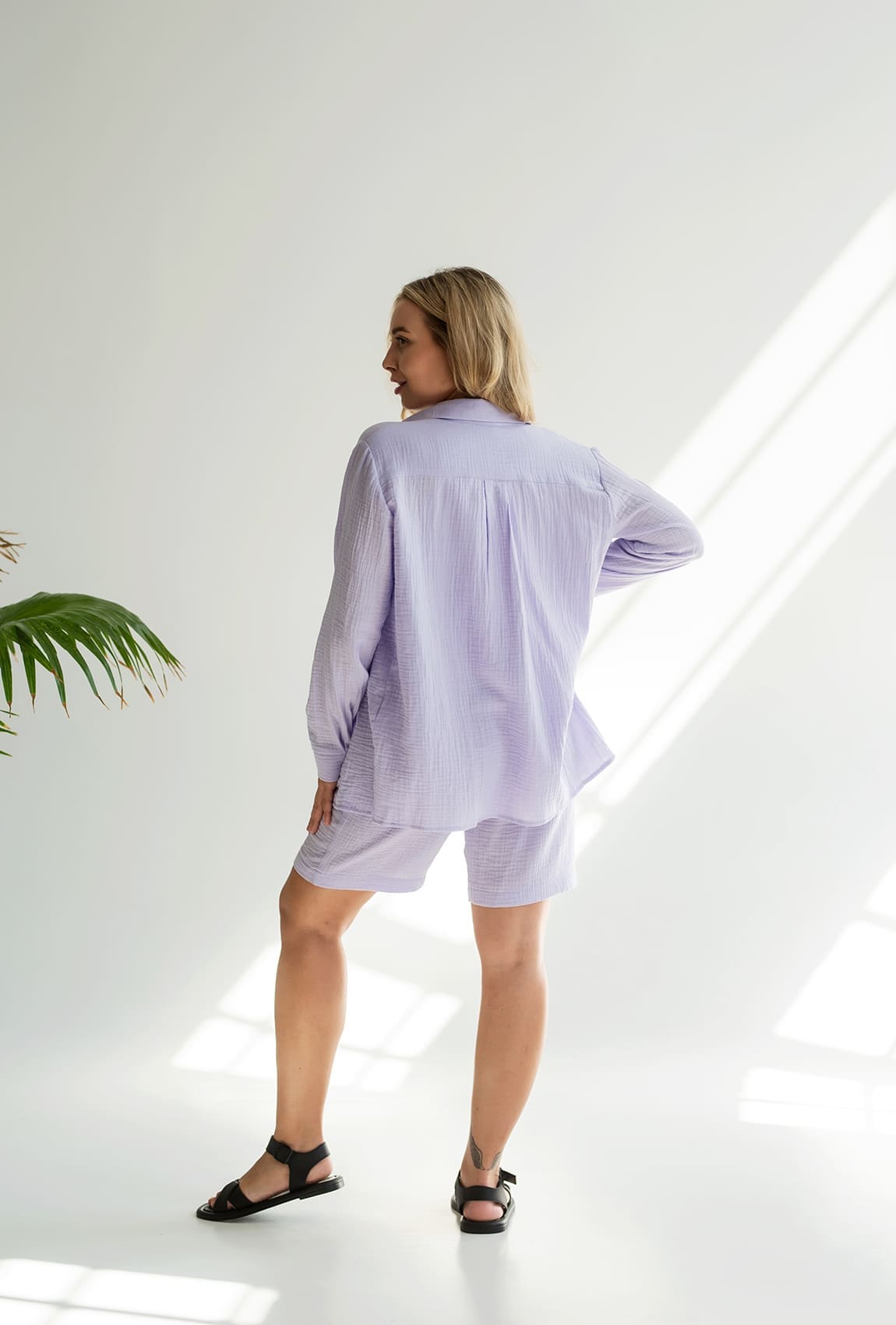 Лавандовий костюм муслін з шортами — 294489. Maritel. Зображення 2 Лавандовий костюм муслін з шортами — 294489. Maritel. Зображення 2