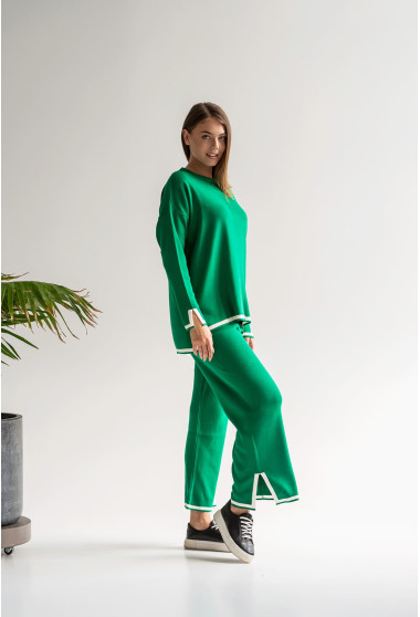 Зелений в'язаний костюм з окантовкою. Maritel. Зображення 2