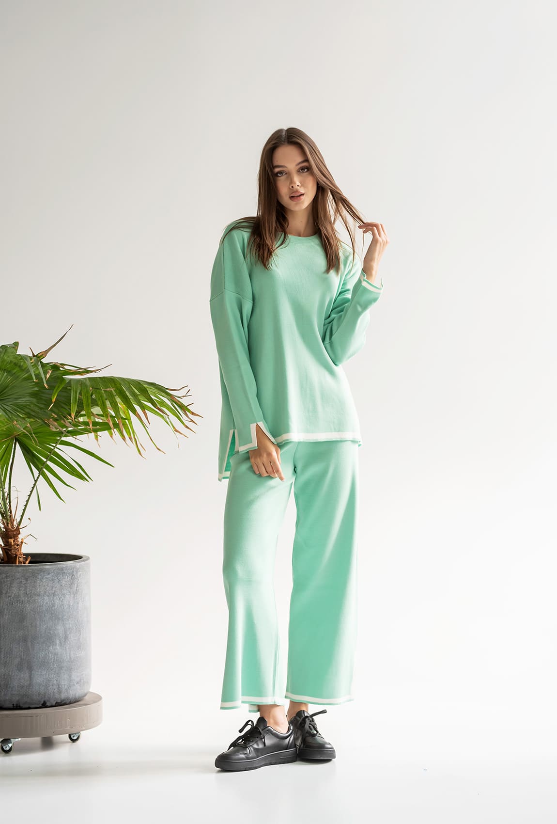 Ментоловый вязаный костюм с окантовкой — 576191. Maritel Ментоловый вязаный костюм с окантовкой — 576191. Maritel