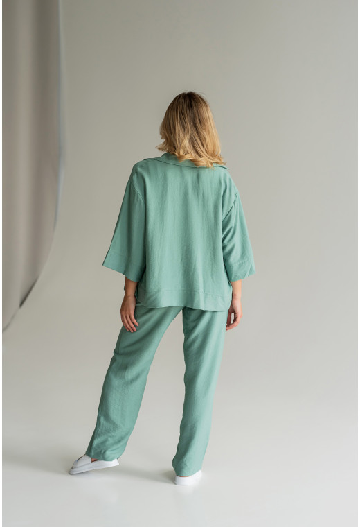 Ментоловый брючный костюм с летним жакетом — 606680. Maritel. Изображенние 2 Ментоловый брючный костюм с летним жакетом — 606680. Maritel. Изображенние 2