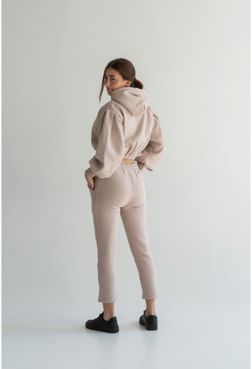 Бежевый костюм на резинке — 788038. Maritel. Изображенние 2 Бежевый костюм на резинке — 788038. Maritel. Изображенние 2