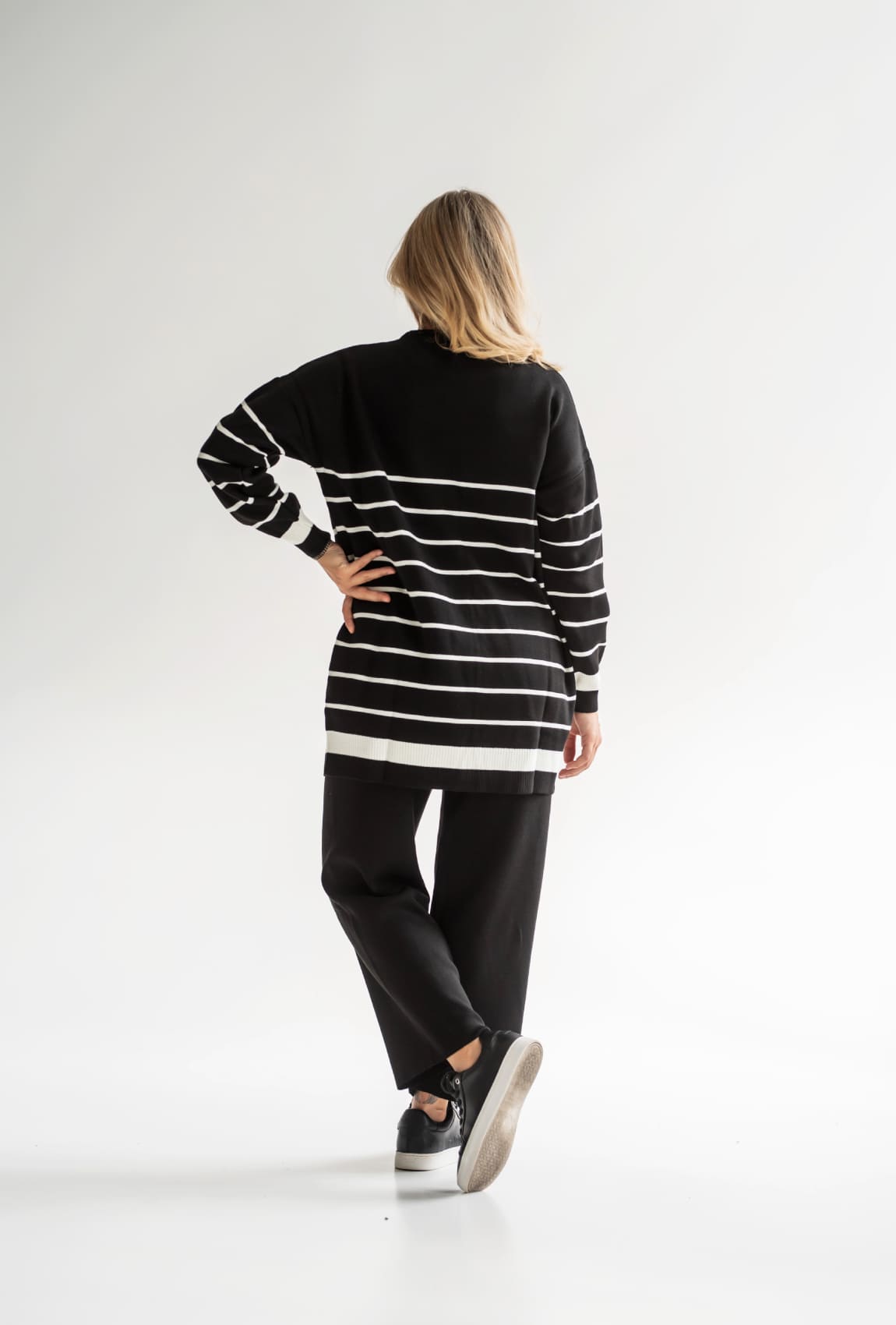 Черный костюм с туникой — 423606. Maritel. Изображенние 2 Черный костюм с туникой — 423606. Maritel. Изображенние 2