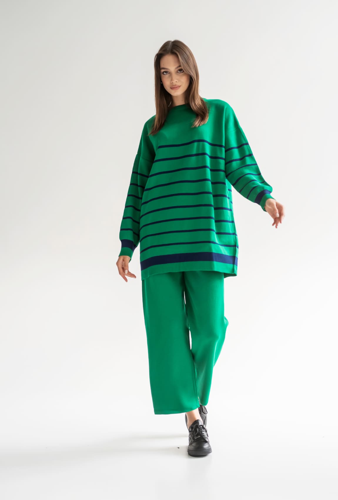 Зеленый костюм с туникой — 243842. Maritel Зеленый костюм с туникой — 243842. Maritel