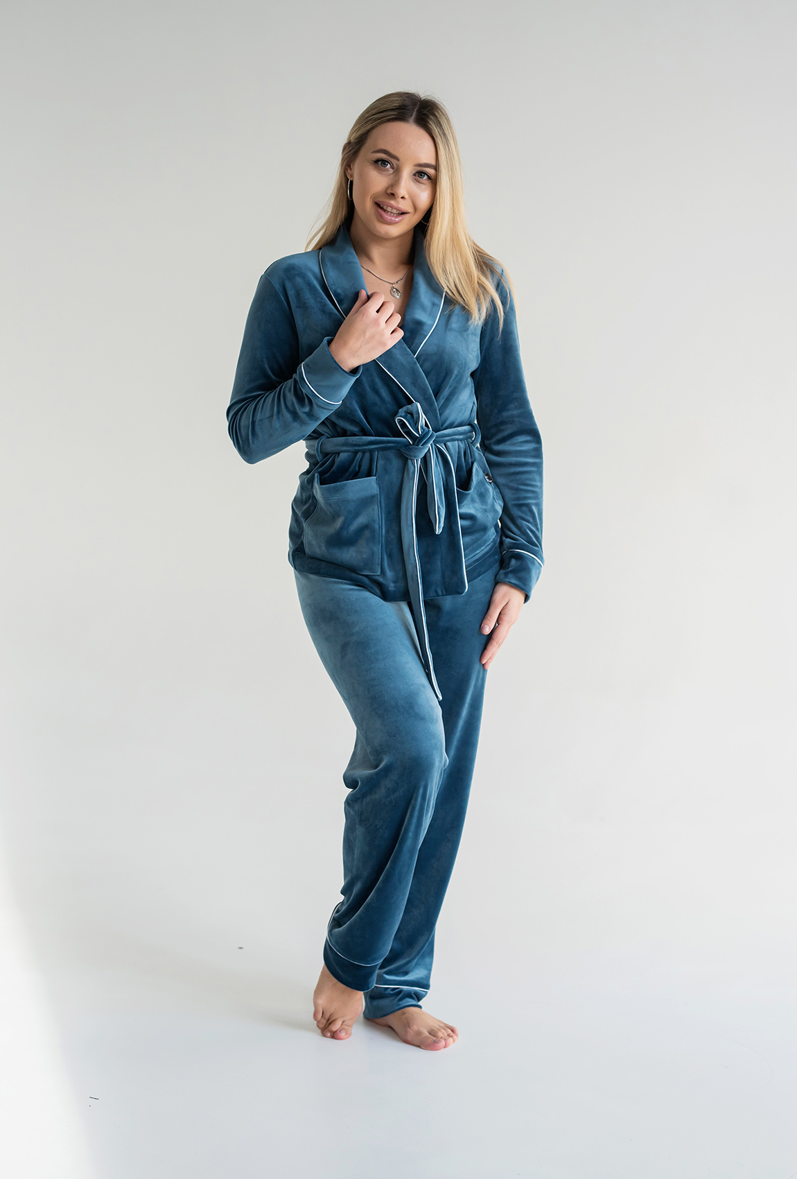 Велюровий костюм шаль з кишенями кольору морської хвилі —  220585. Maritel