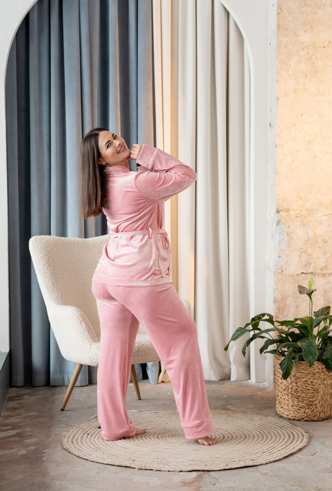 Розовый костюм с карманом шаль —  634484. Maritel. Изображенние 1