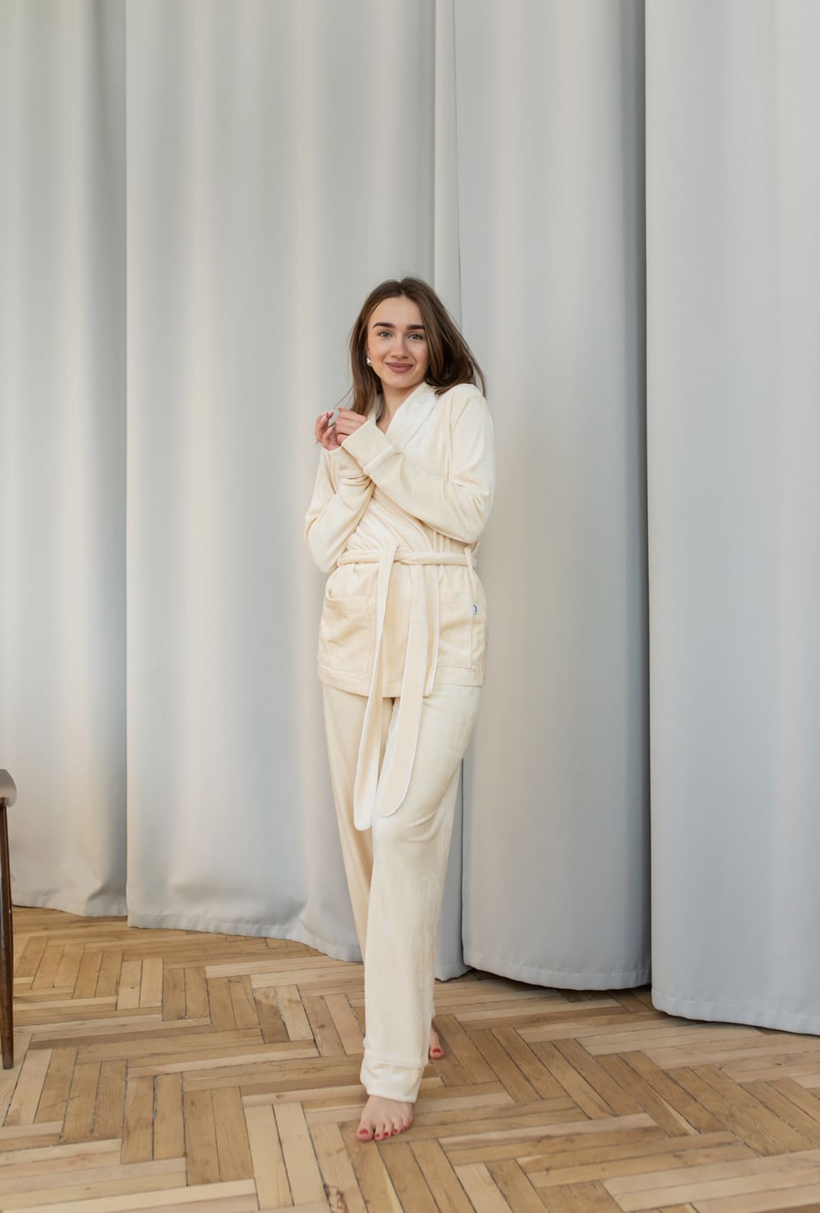 Ванильный костюм с карманом шаль—  907469. Maritel