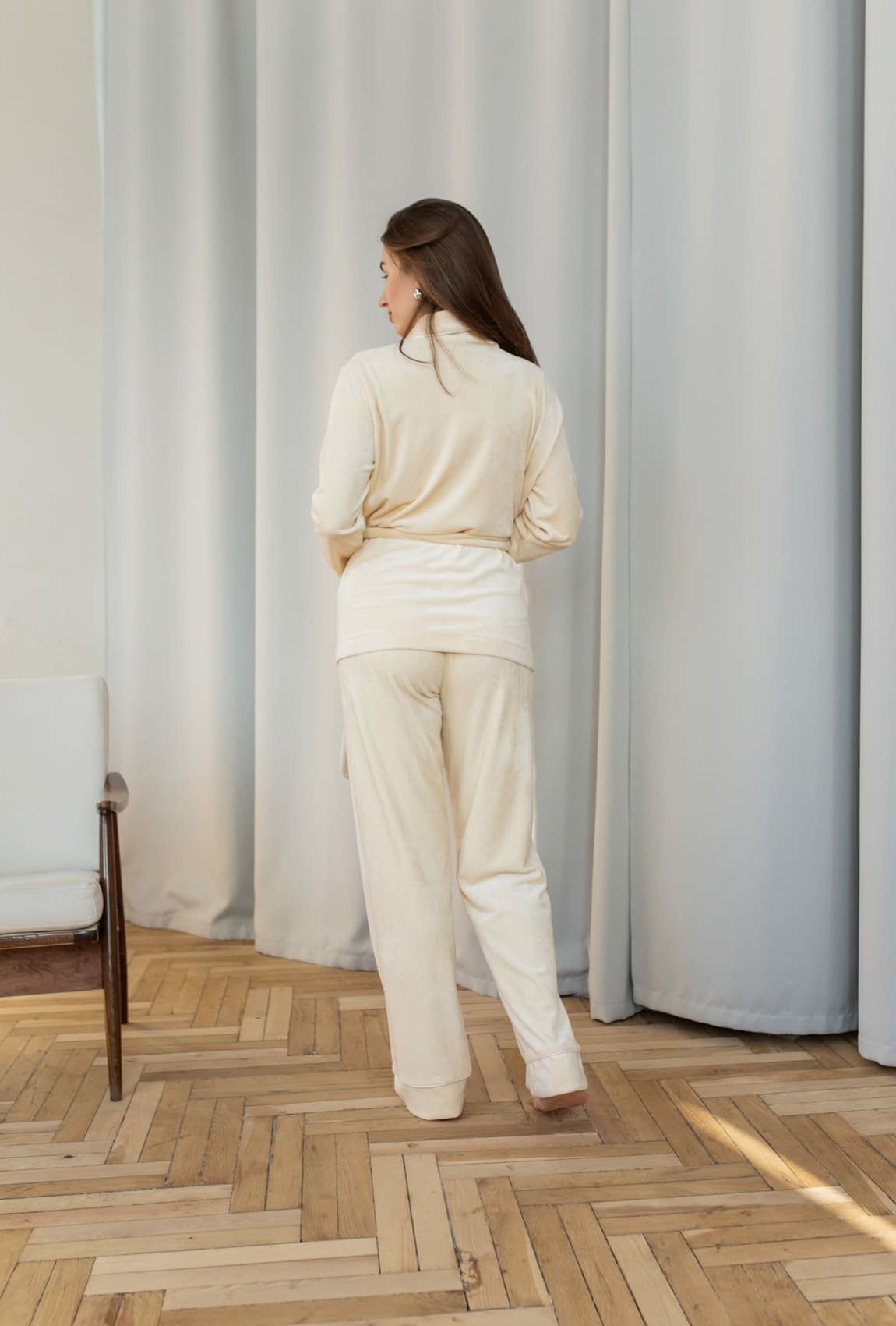 Ванильный костюм с карманом шаль—  907469. Maritel. Изображенние 1