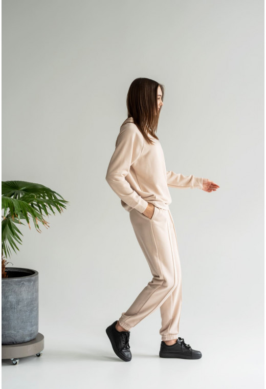 Бежевый спортивный костюм с отсрочкой — 452440. Maritel. Изображенние 2 Бежевый спортивный костюм с отсрочкой — 452440. Maritel. Изображенние 2
