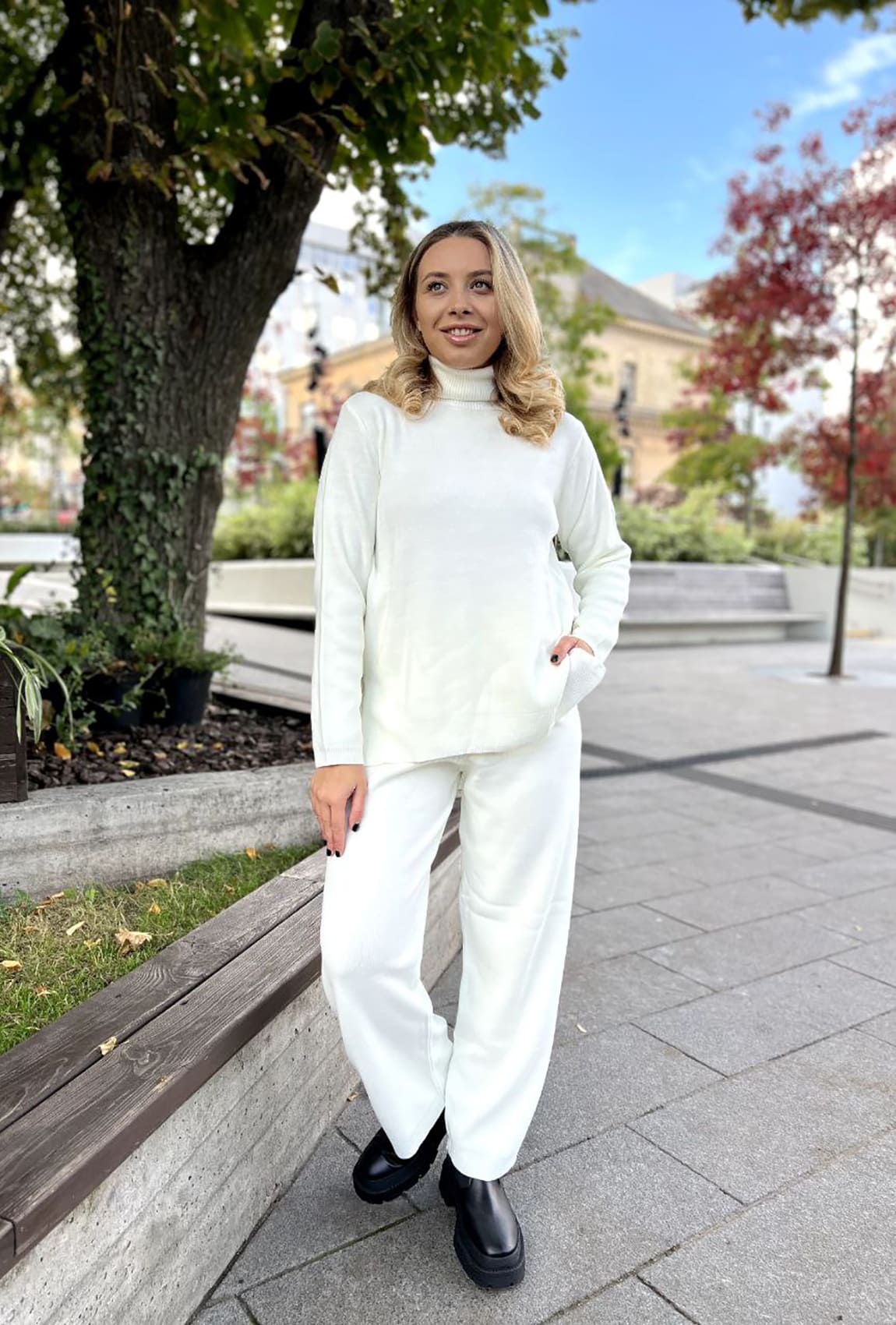 Молочный костюм со свитером под горло — 254891. Maritel Молочный костюм со свитером под горло — 254891. Maritel