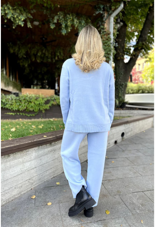 Голубой костюм со свитером под горло — 396882. Maritel. Изображенние 2 Голубой костюм со свитером под горло — 396882. Maritel. Изображенние 2