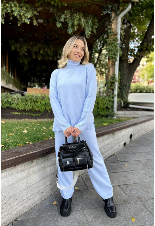 Голубой костюм со свитером под горло — 396882. Maritel. Изображенние 1 Голубой костюм со свитером под горло — 396882. Maritel. Изображенние 1