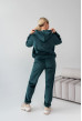Изумрудный спортивный велюровый костюм (с капюшоном) — 421492. Maritel. Изображенние 2 Изумрудный спортивный велюровый костюм (с капюшоном) — 421492. Maritel. Изображенние 2