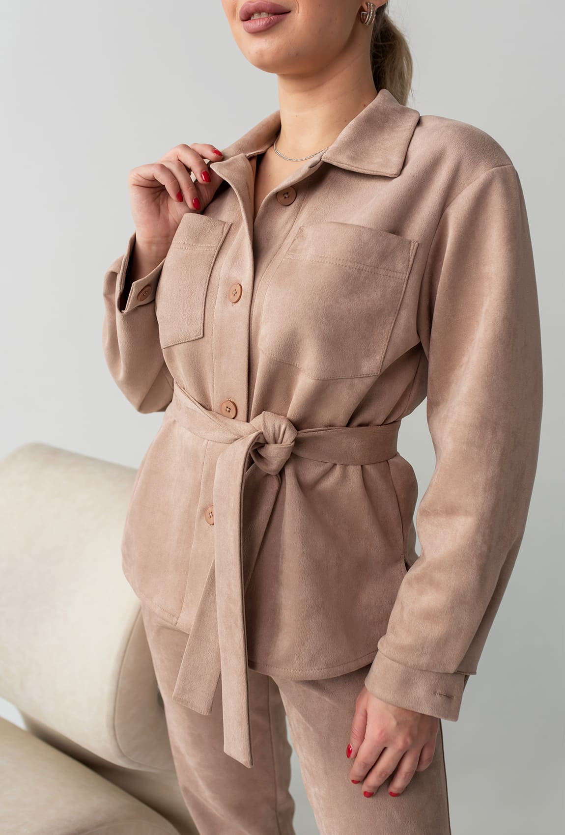 Бежевий весняний костюм — 412225. Maritel. Зображення 1 Бежевий весняний костюм — 412225. Maritel. Зображення 1