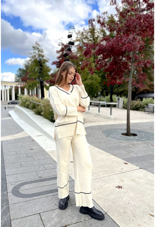 Молочный вязаный костюм с кантом — 337451. Maritel. Изображенние 2 Молочный вязаный костюм с кантом — 337451. Maritel. Изображенние 2