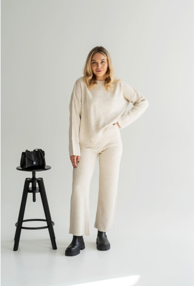 Бежевий в'язаний костюм в рубчик. Maritel. Зображення 1