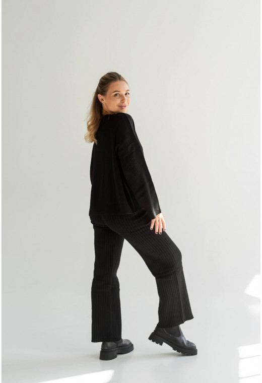 Черный вязаный костюм в рубчик — 937105. Maritel. Изображенние 2 Черный вязаный костюм в рубчик — 937105. Maritel. Изображенние 2