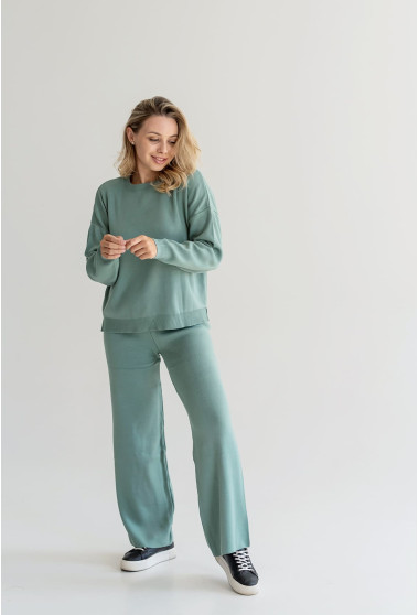 Оливковий костюм джемпер та брюки. Maritel. Зображення 1