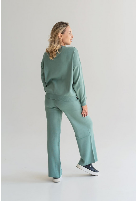 Оливковый костюм джемпер и брюки — 448680. Maritel. Изображенние 1 Оливковый костюм джемпер и брюки — 448680. Maritel. Изображенние 1