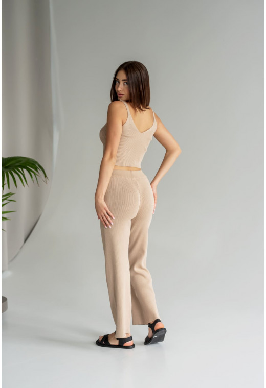 Бежевый вязаный костюм топ + брюки — 913753. Maritel. Изображенние 2 Бежевый вязаный костюм топ + брюки — 913753. Maritel. Изображенние 2
