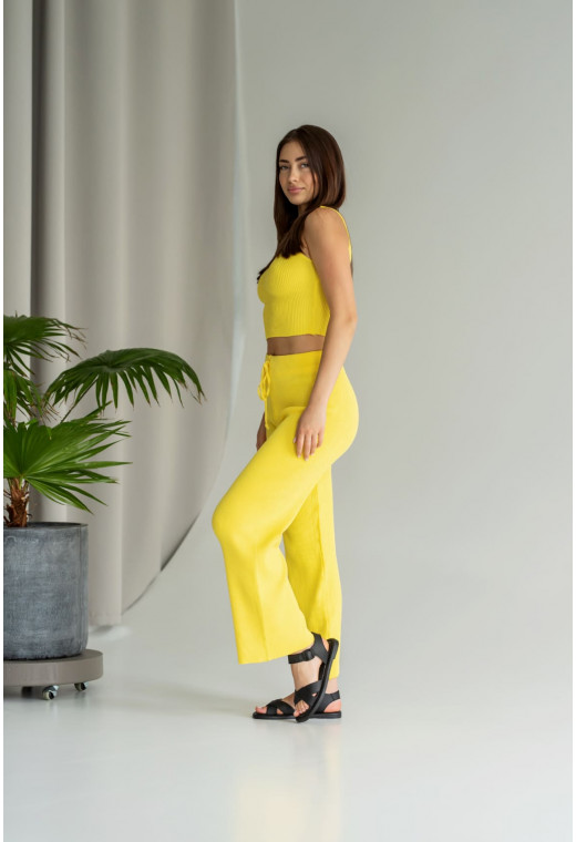Желтый вязаный костюм топ + брюки — 384148. Maritel. Изображенние 2 Желтый вязаный костюм топ + брюки — 384148. Maritel. Изображенние 2