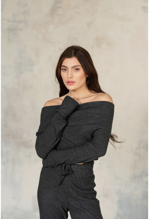 Графитовый вязаный костюм со спущенными плечами — 847906. Maritel. Изображенние 5 Графитовый вязаный костюм со спущенными плечами — 847906. Maritel. Изображенние 5