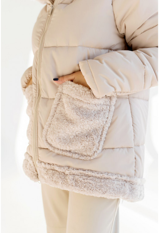 Бежевая куртка барашек —  540385. Maritel. Изображенние 1 Бежевая куртка барашек —  540385. Maritel. Изображенние 1