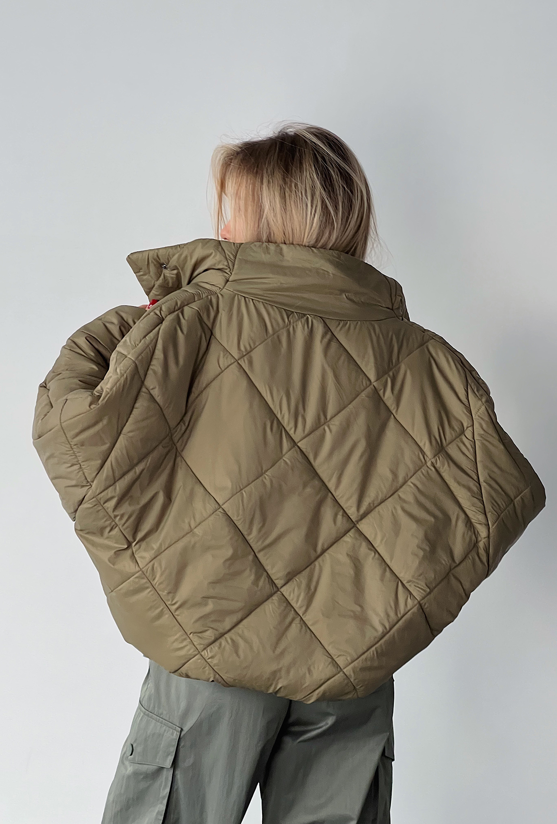 Куртка летучая мышь хаки —  894448. Maritel. Изображенние 3 Куртка летучая мышь хаки —  894448. Maritel. Изображенние 3