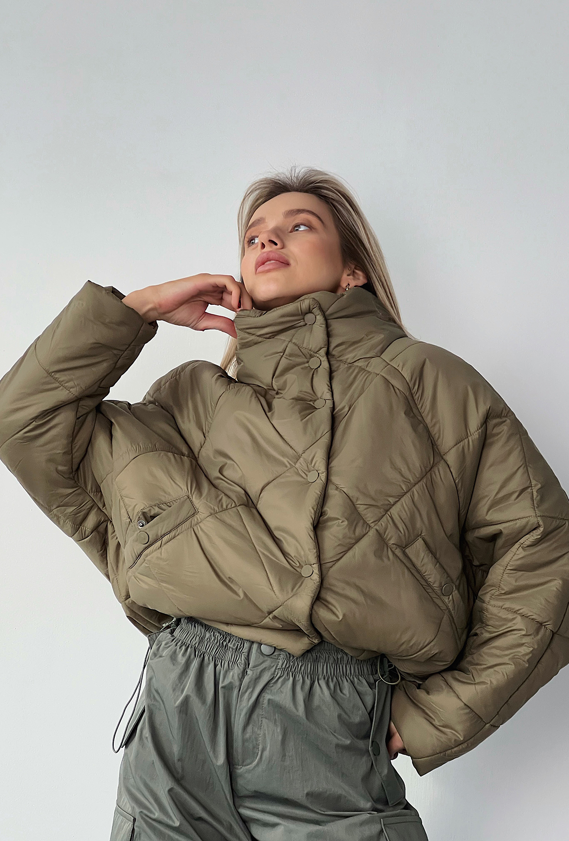 Куртка летучая мышь хаки —  894448. Maritel. Изображенние 1 Куртка летучая мышь хаки —  894448. Maritel. Изображенние 1