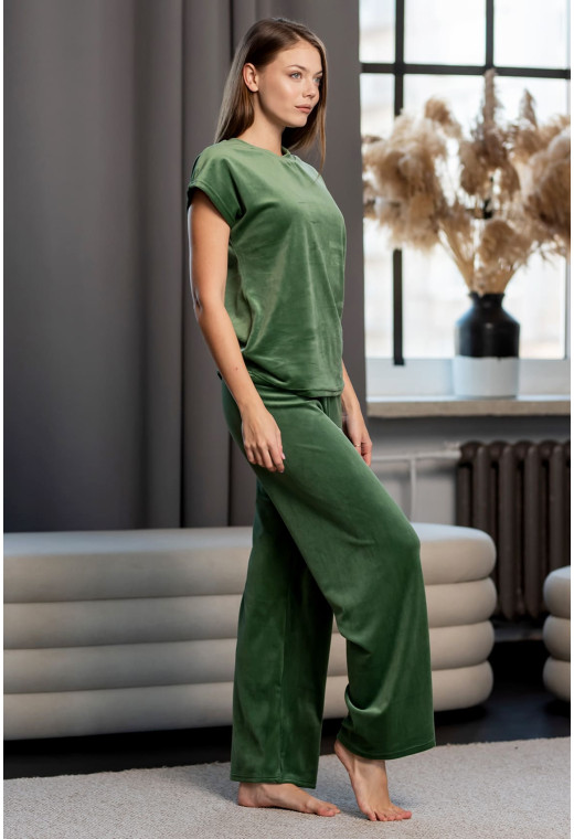 Велюровая пижама обри с брюками олива — 556921. Maritel. Изображенние 1 Велюровая пижама обри с брюками олива — 556921. Maritel. Изображенние 1