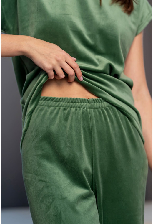 Велюровая пижама обри с брюками олива — 556921. Maritel. Изображенние 3 Велюровая пижама обри с брюками олива — 556921. Maritel. Изображенние 3