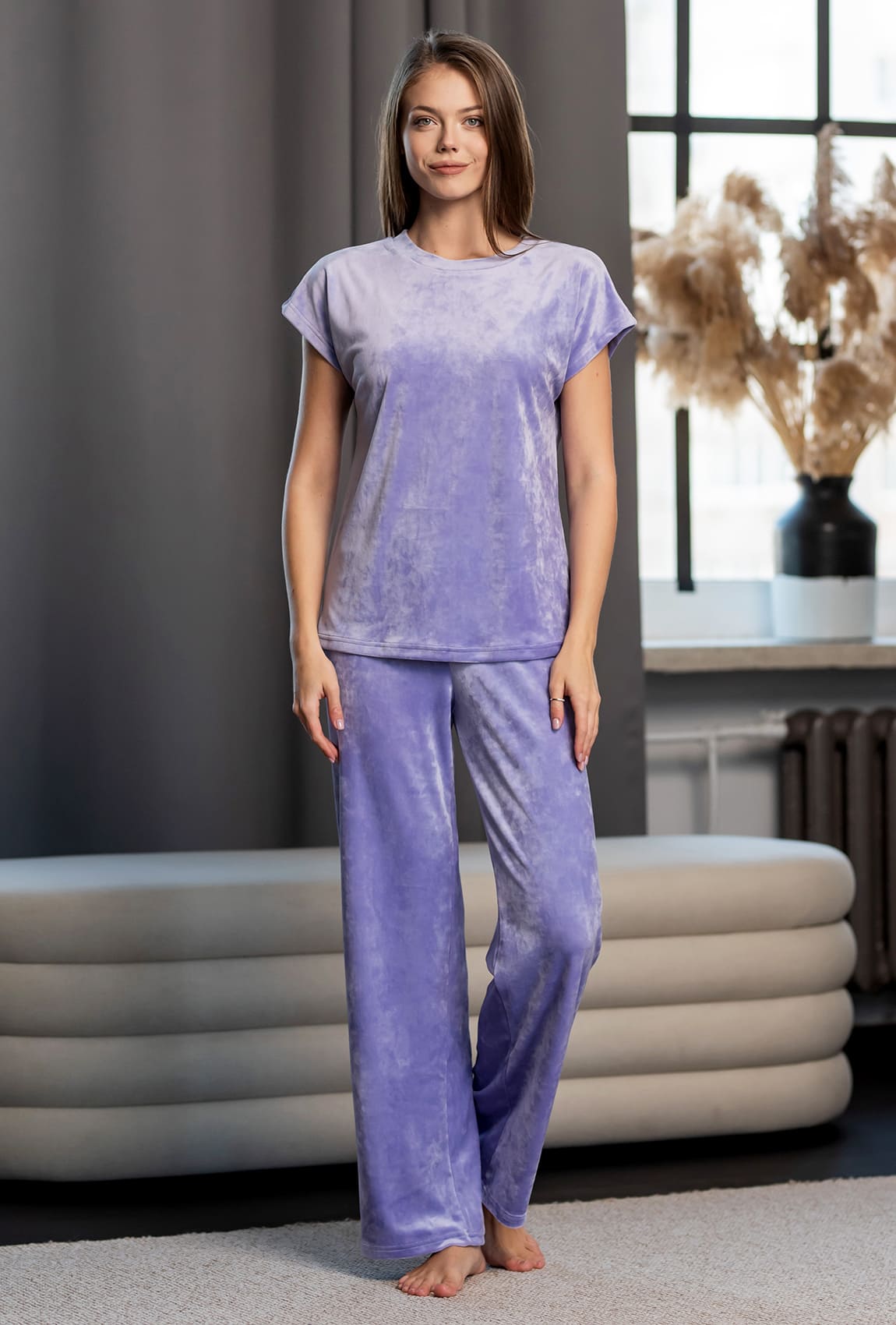 Велюровая пижама обри с брюками темная лаванда —  816335. Maritel