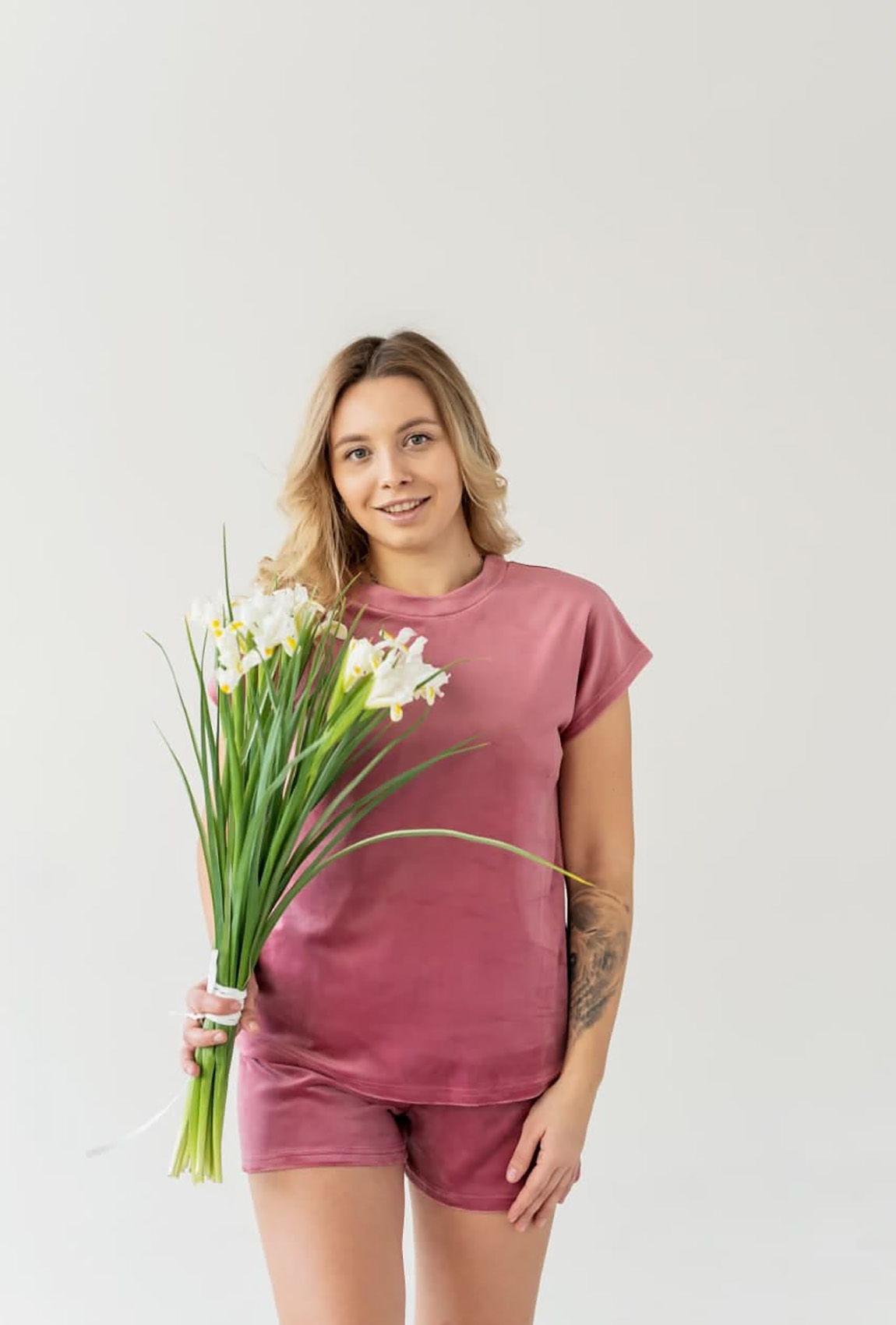 Велюровая пижама обри с шортами Пыльная роза — 572978. Maritel Велюровая пижама обри с шортами Пыльная роза — 572978. Maritel