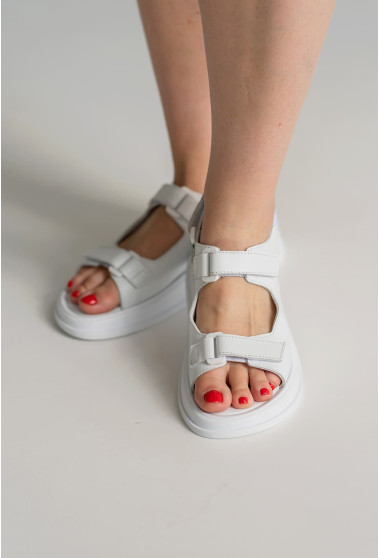 Білі шкіряні босоніжки. Maritel. Зображення 1