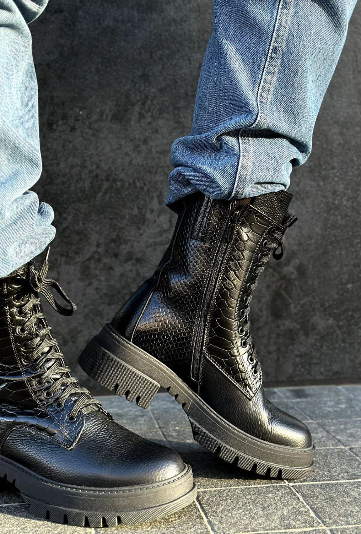 Черные ботинки питон на молнии   —  325570. Maritel