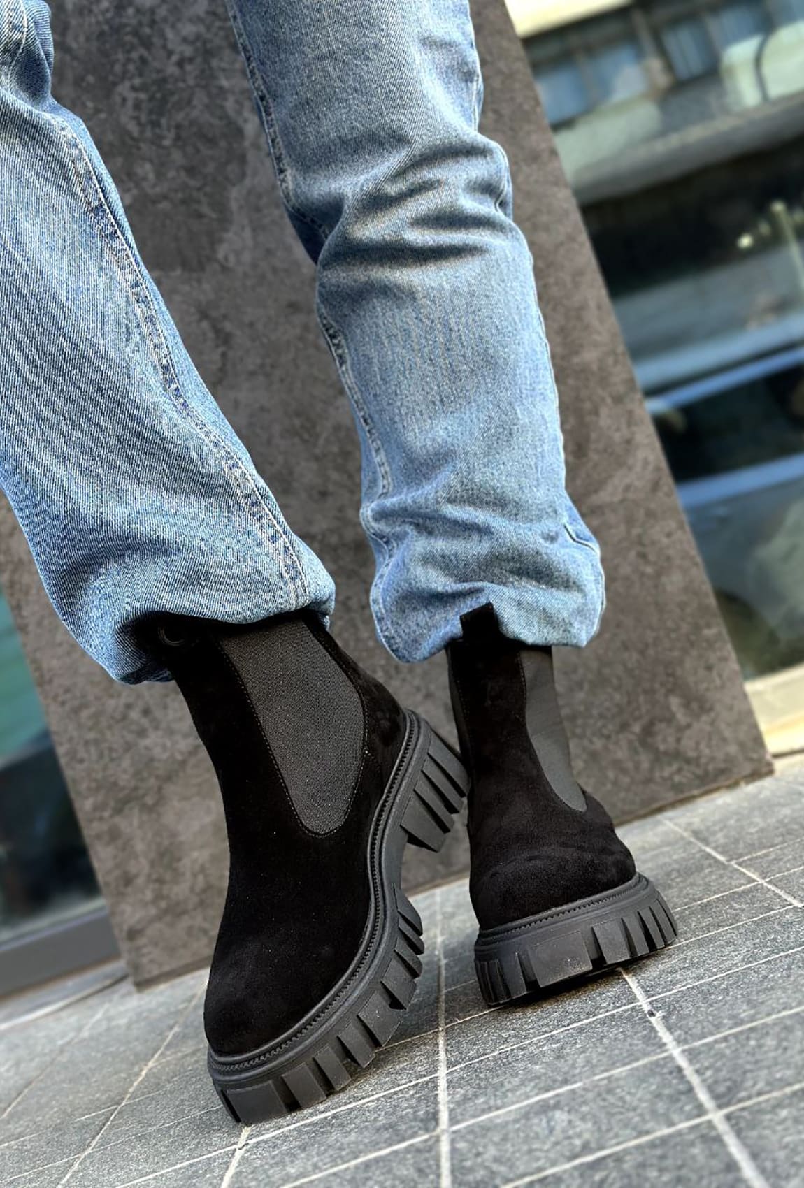 Черные зимние замшевые короткие челси —  297245. Maritel