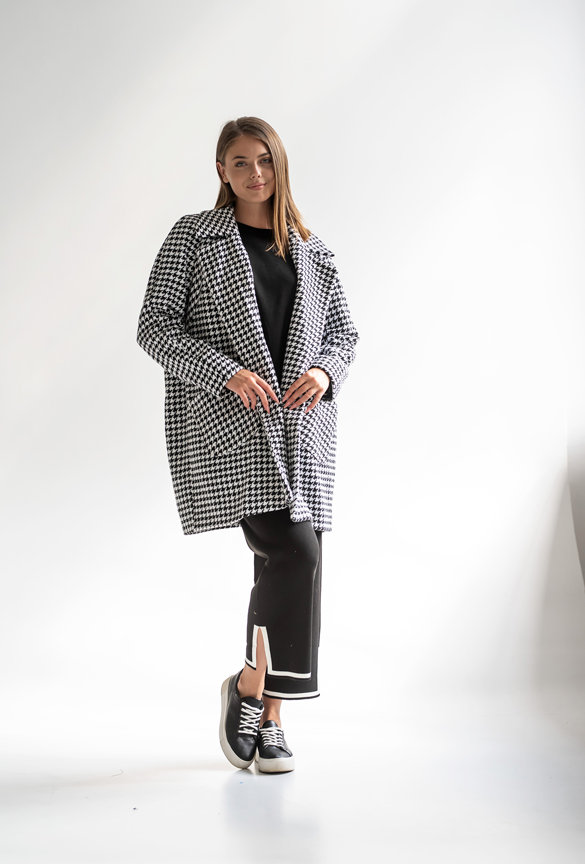 Чорно-біле осіннє пальто —  197494. Maritel