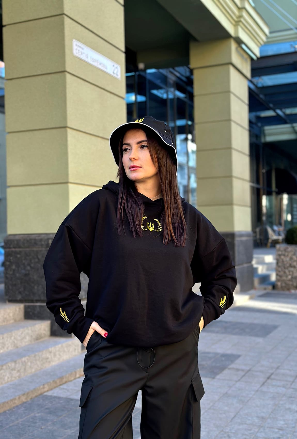 Черная панама с гербом  —  164735. Maritel