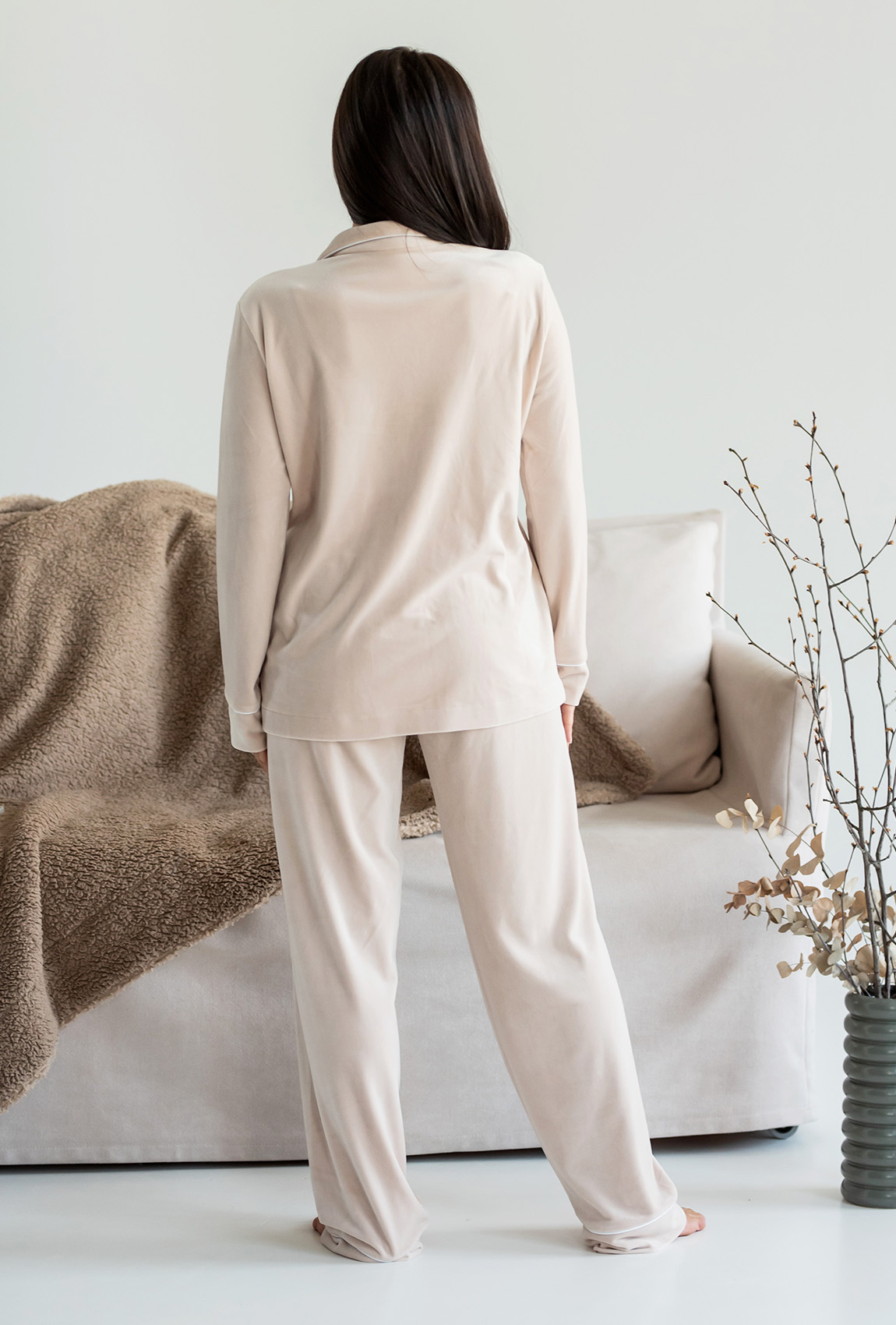 Бежевый костюм кант на пуговицах — 190019. Maritel. Изображенние 2 Бежевый костюм кант на пуговицах — 190019. Maritel. Изображенние 2