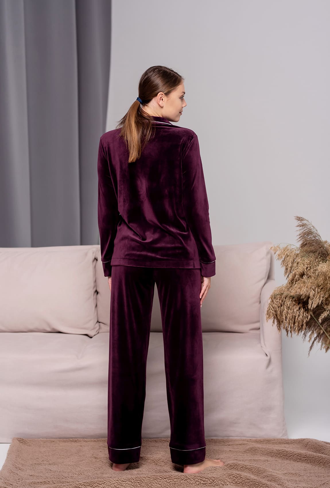 Инжирный костюм кант на пуговицах—  612546. Maritel. Изображенние 2 Инжирный костюм кант на пуговицах—  612546. Maritel. Изображенние 2