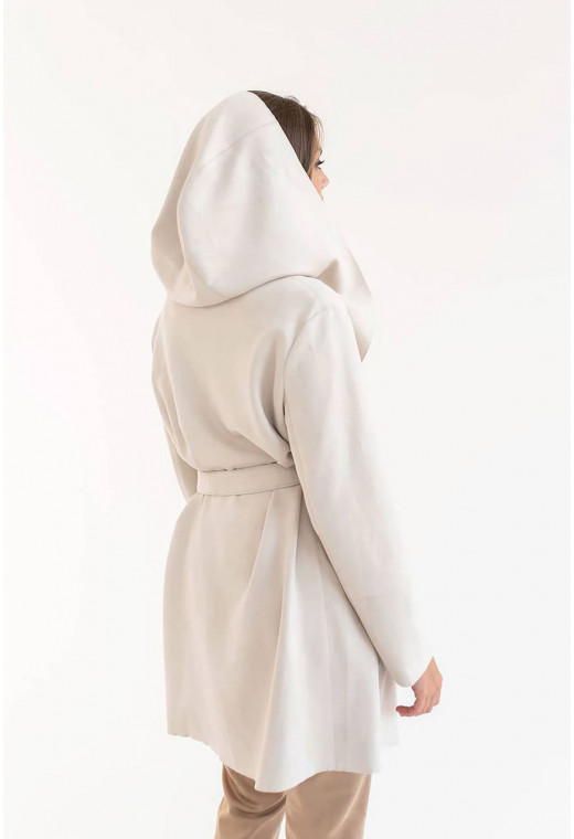 Бежевий замшевий плащ короткий — 933103. Maritel. Зображення 2 Бежевий замшевий плащ короткий — 933103. Maritel. Зображення 2