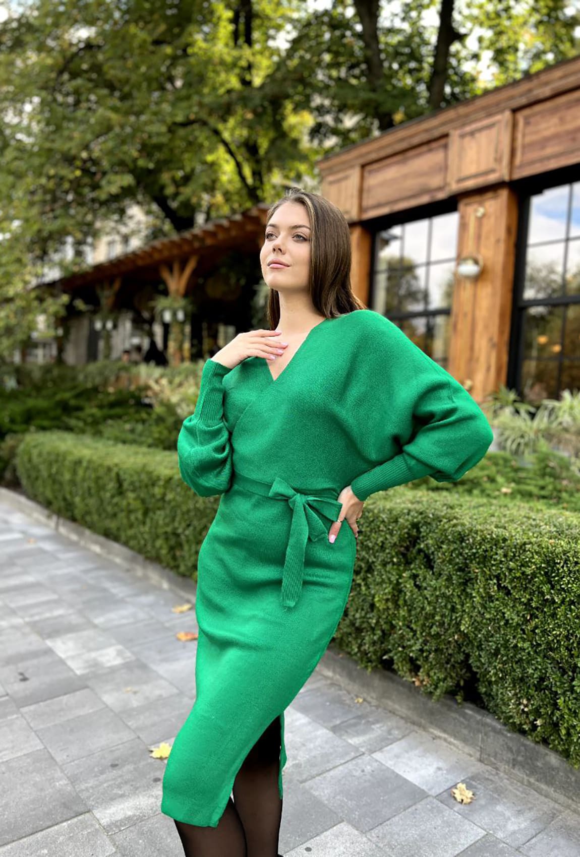 Зелена сукня в'язана з V вирізом —  527019. Maritel. Зображення 1